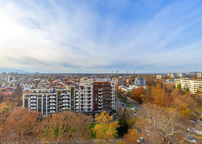 아파트 Convenient With Great View Over 플로브디프